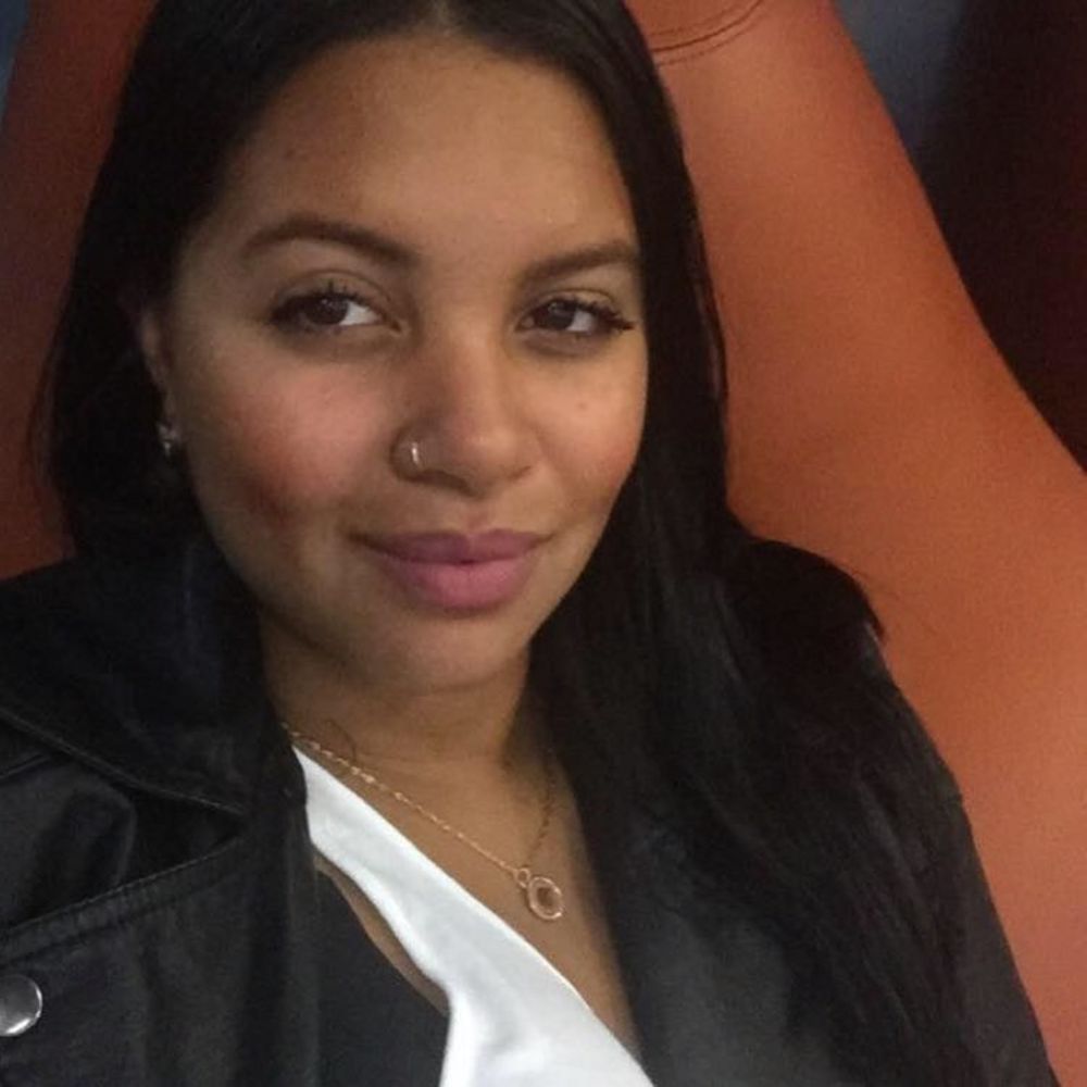 Meet your Posher, Crystal